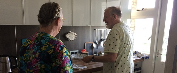 Wim en zijn vrouw samen in de keuken
